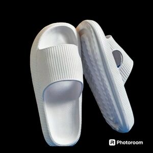 NWOT Thick-soled Women's SandalsThe New Couple Slippers Are Suitable For Indoor